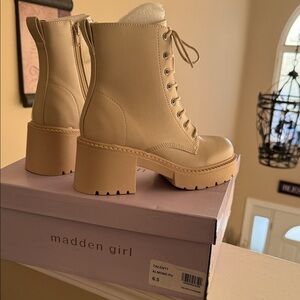 Madden Girl Women's Lace-Up Almond Boots